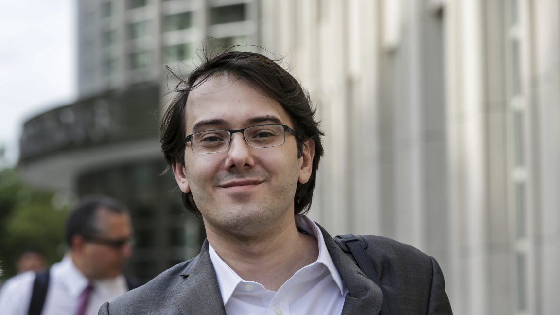 Martin Shkreli, yaşam boyu ilaç yasağını canlı yayınında ihlal etmekle suçlanıyor; FTC iddiası