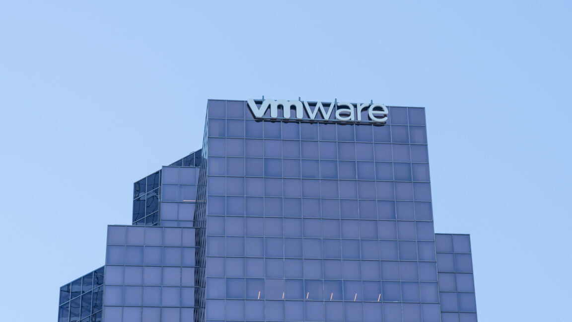 Lisans Maliyetleri VMware Kullanıcılarını Alternatiflere Yönlendiriyor: Anket