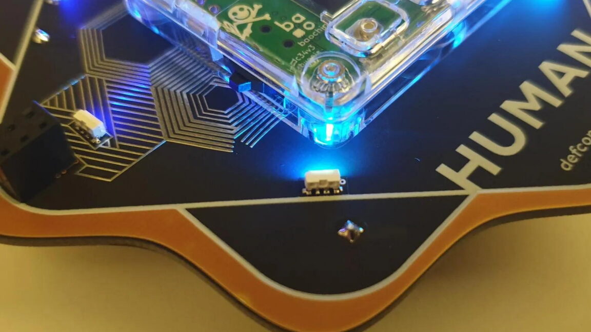 Defcon'un Yeni Badgeni Güvenlik Anahtarı İçeriyor