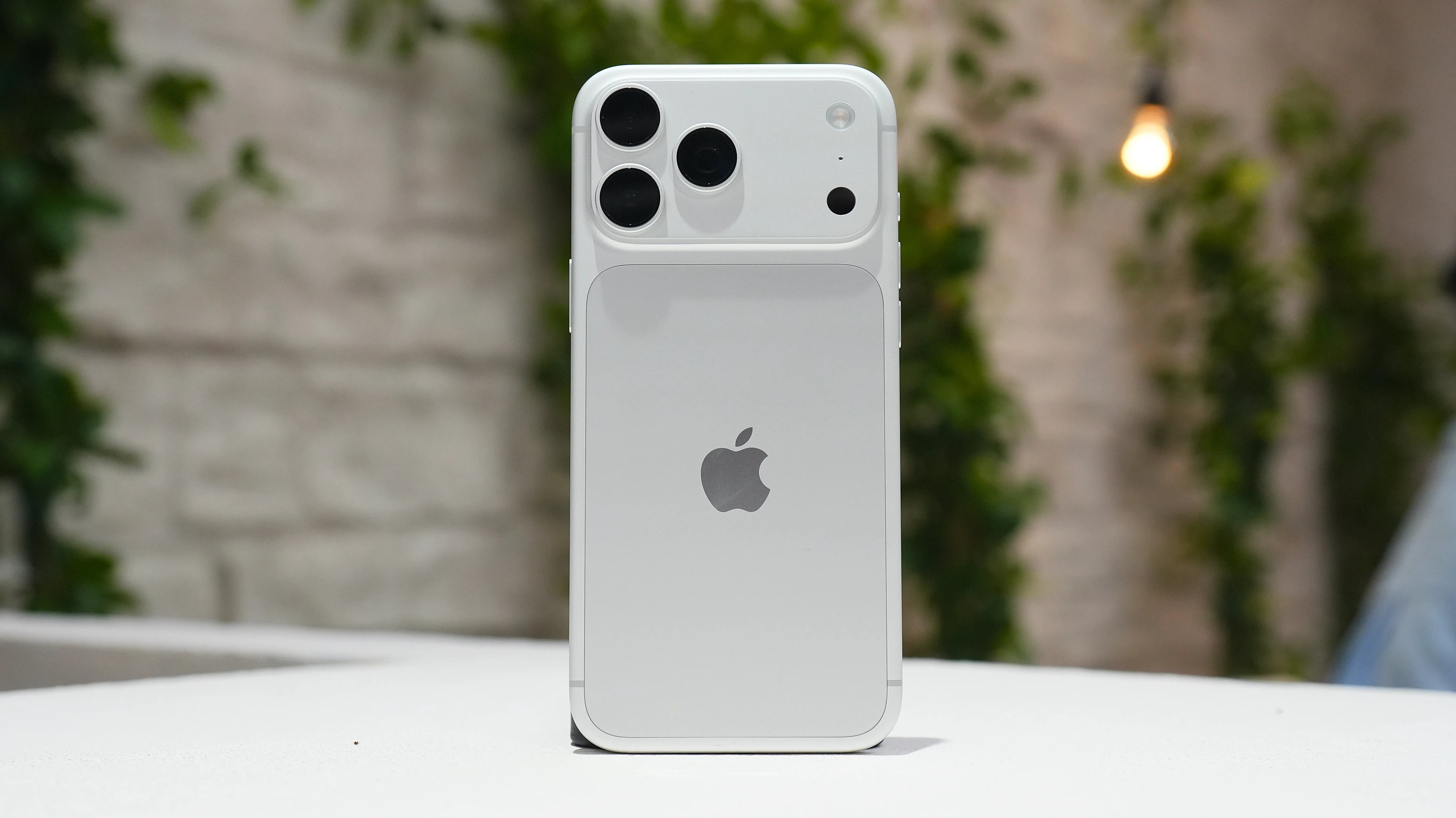 iPhone 18 Pro Max acil SOS modu sorunu mu? AT&T’nin acil çözümü ASAP